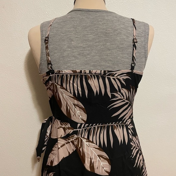 ChicMe Size Medium Faux Wrap Floral Mini Dress - Picture 6 of 6